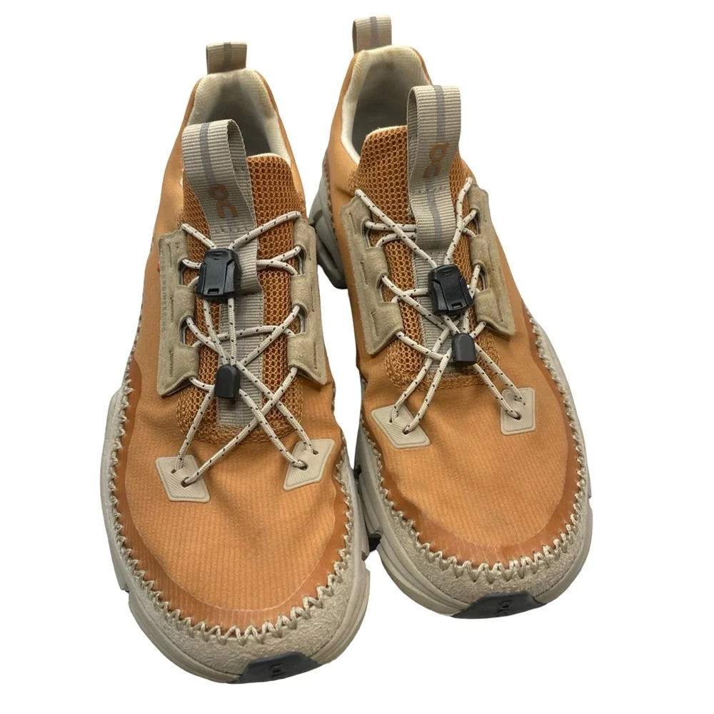 On Running Tan and White Women's hiking Sneakers woman’s size 7.5 - Picture 10 of 11